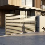 découvrez comment choisir un portail coulissant avec ou sans seuil au sol, en comparant les avantages, l'installation et l'esthétique pour votre entrée.